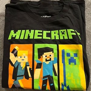 Mojang studios boys XL Minecraft short sleeve shirt